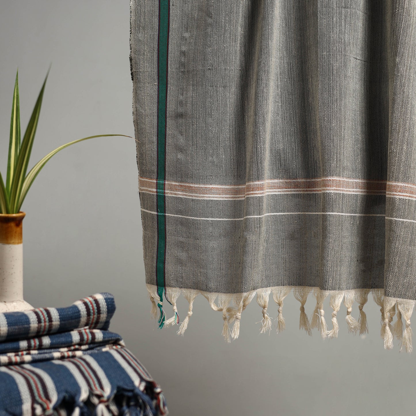 Handloom Fine Cotton Bath Towel 04