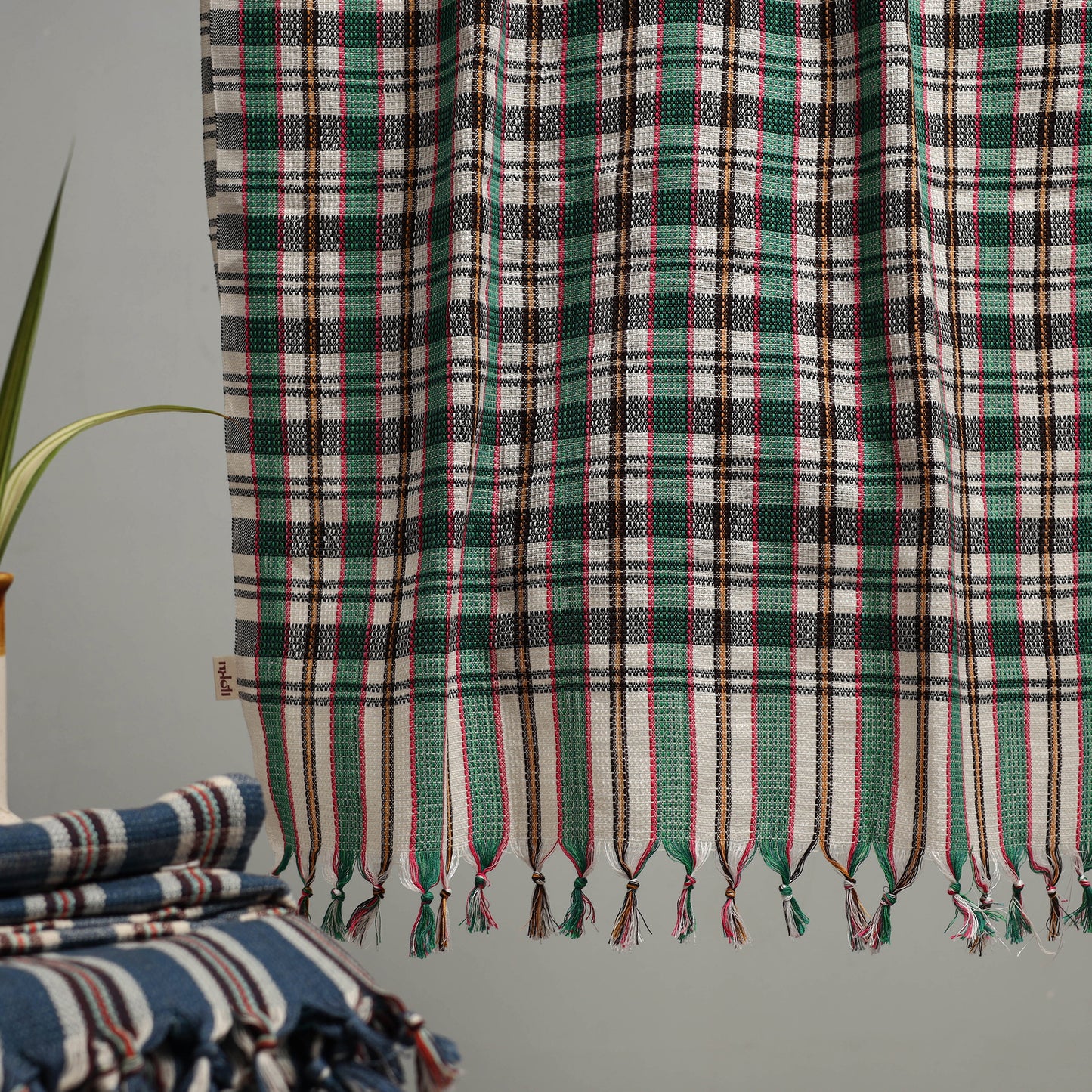 Handloom Fine Cotton Checks Bath Towel 70