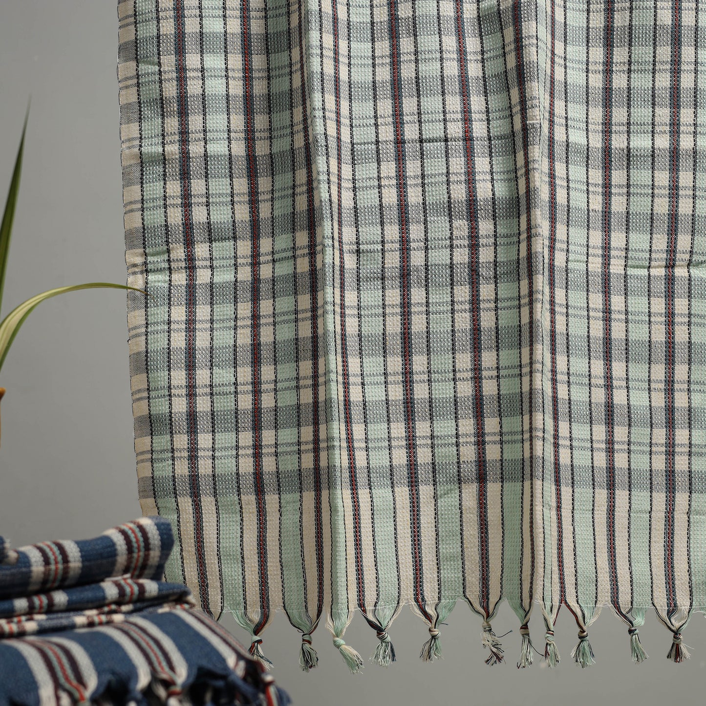 Handloom Fine Cotton Checks Bath Towel 78