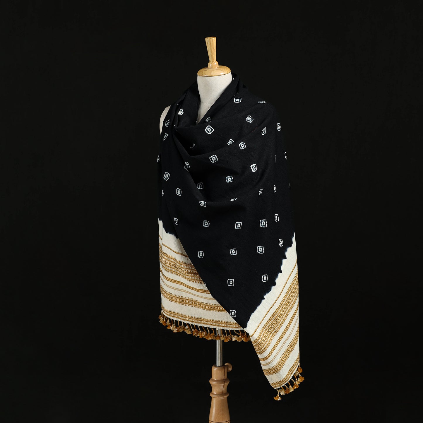 Kutch Handwoven Bandhani Merino Wool Shawl 40