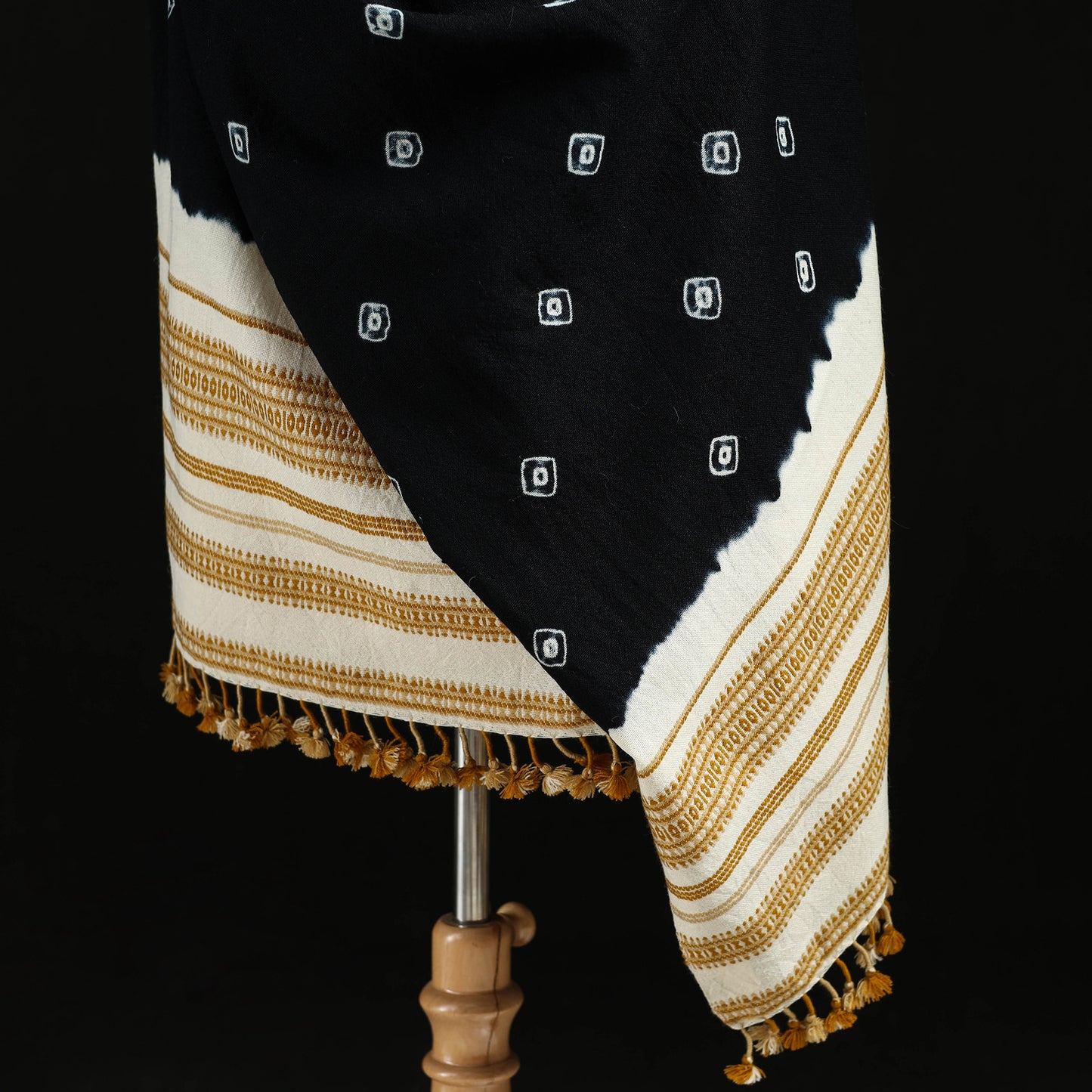 Kutch Handwoven Bandhani Merino Wool Shawl 40