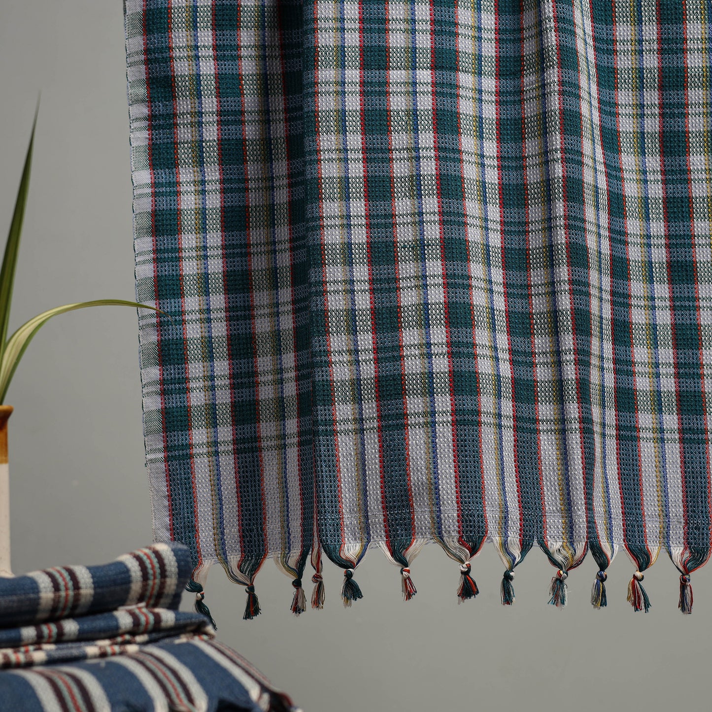 Handloom Fine Cotton Checks Bath Towel 100