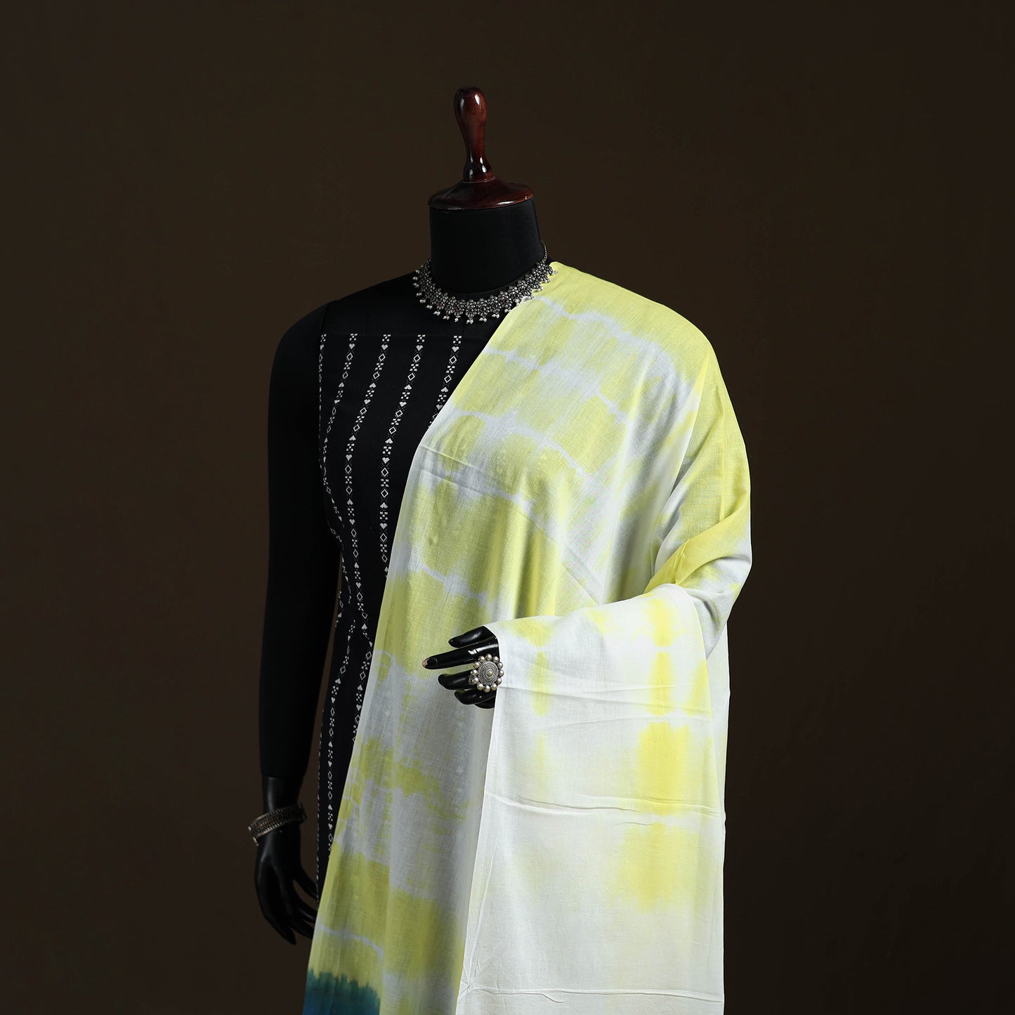 Shibori Tie-Dye Cotton Dupatta with Tassels 03