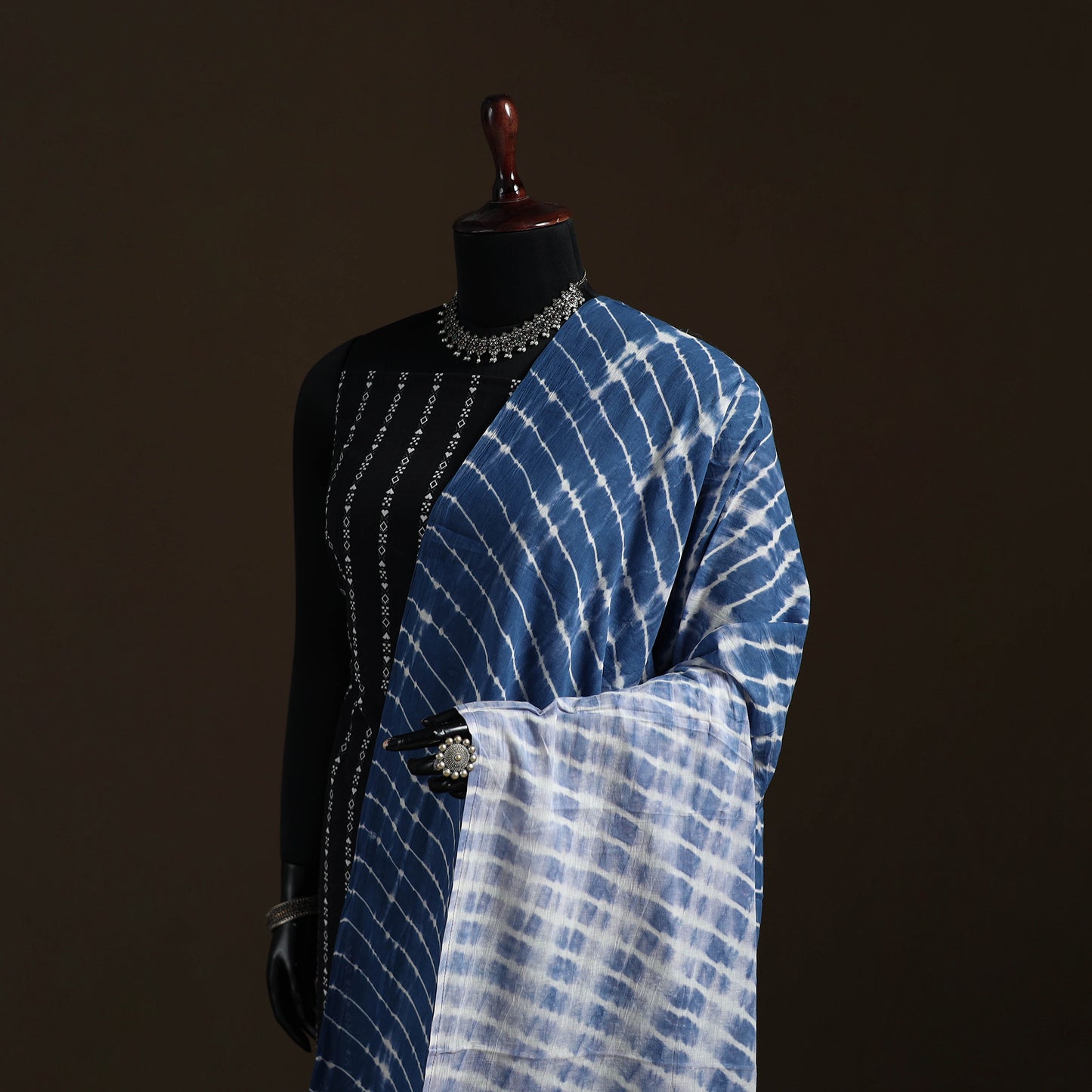 Shibori Tie-Dye Cotton Dupatta with Tassels 12