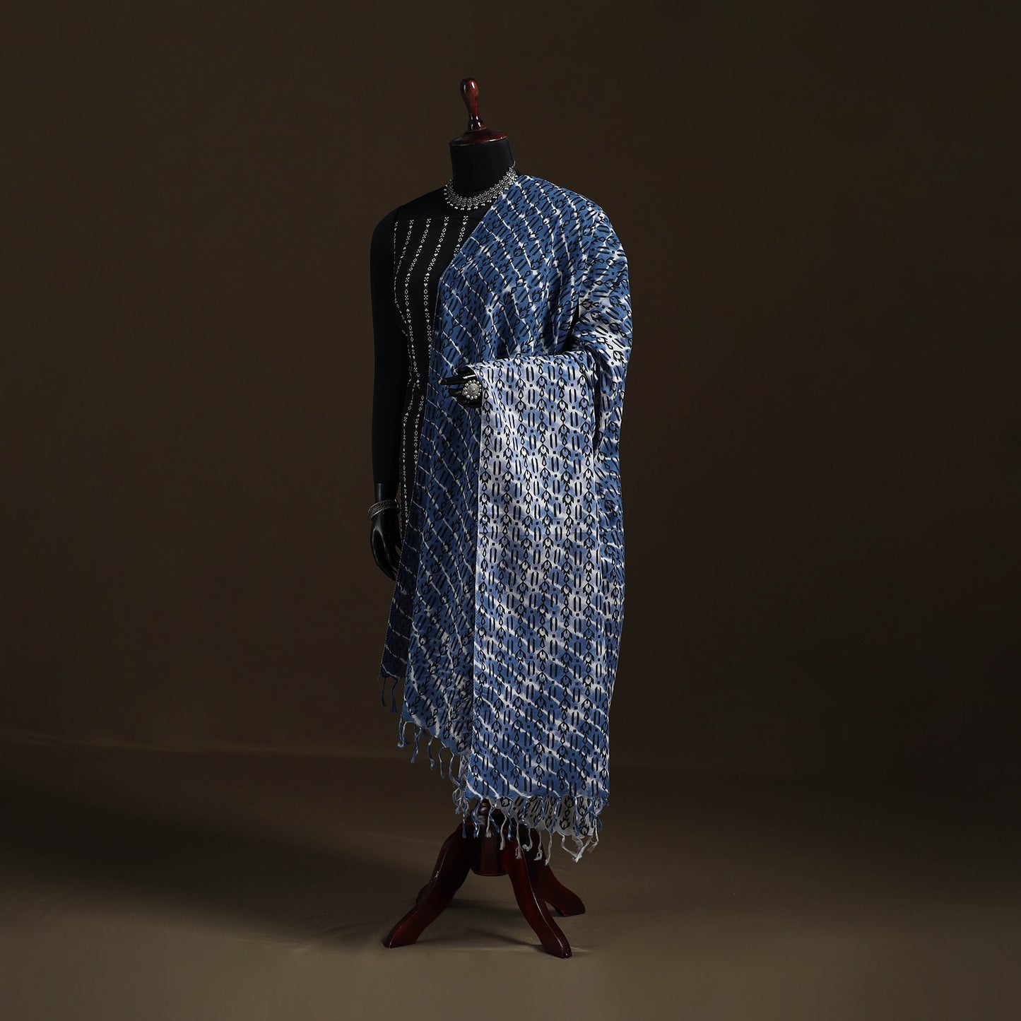 Shibori Tie-Dye Cotton Dupatta with Tassels 17