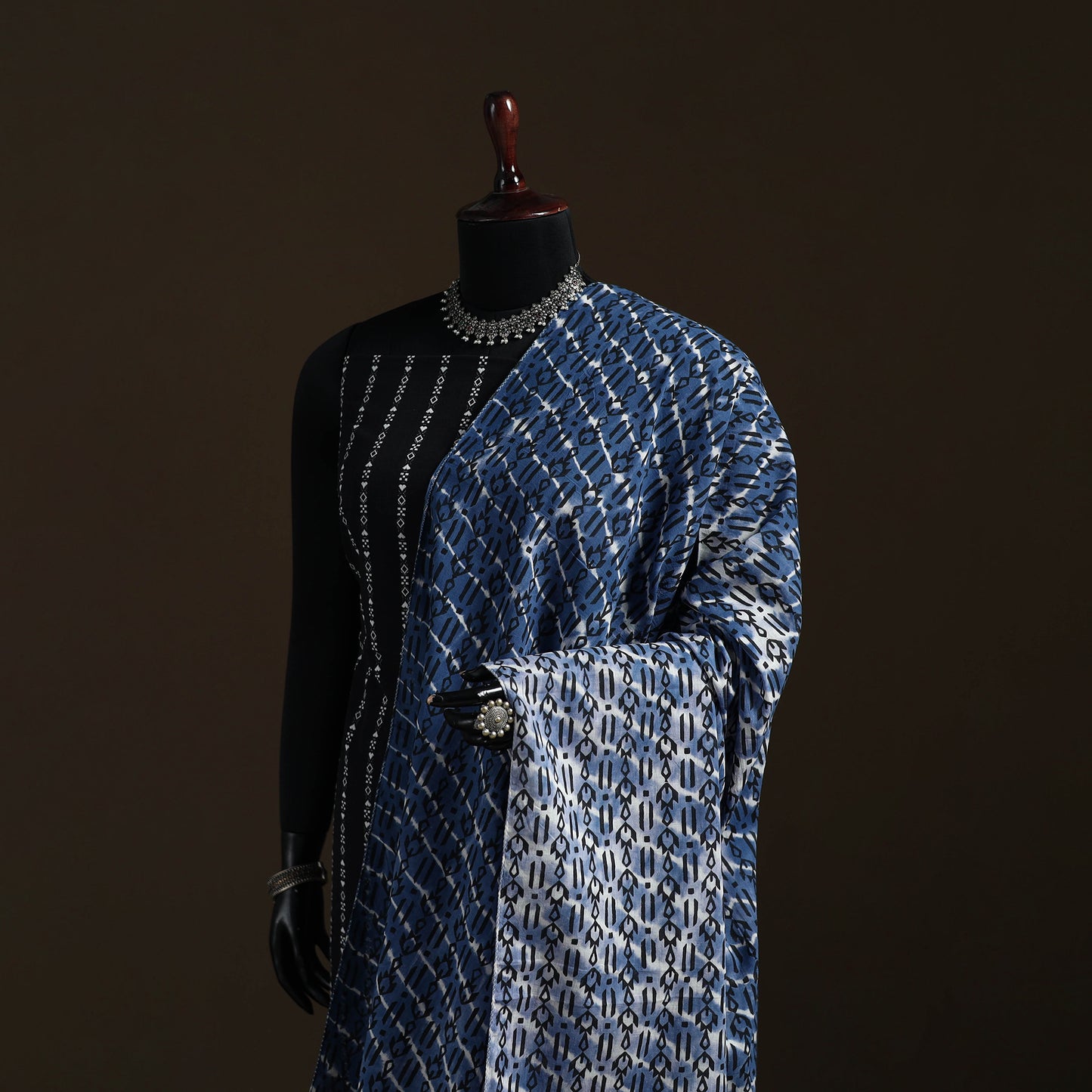 Shibori Tie-Dye Cotton Dupatta with Tassels 17