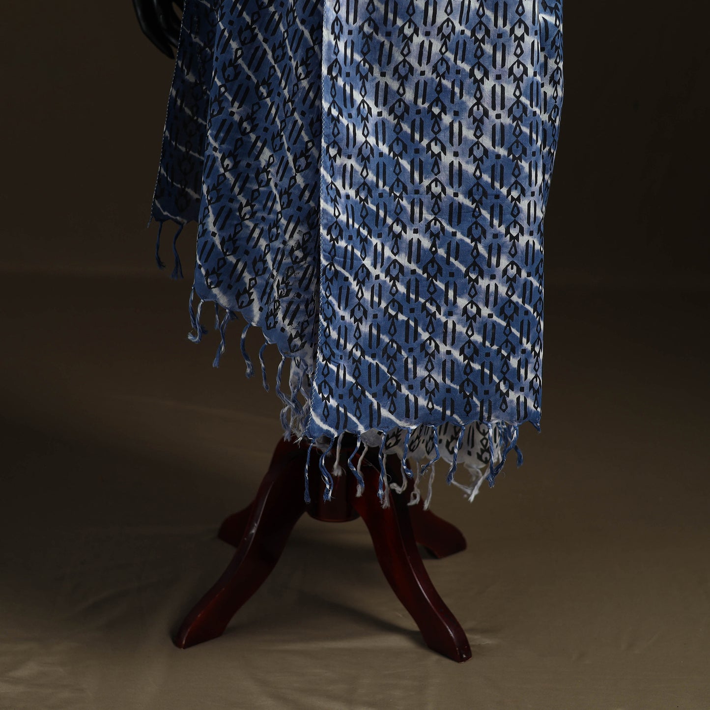 Shibori Tie-Dye Cotton Dupatta with Tassels 17