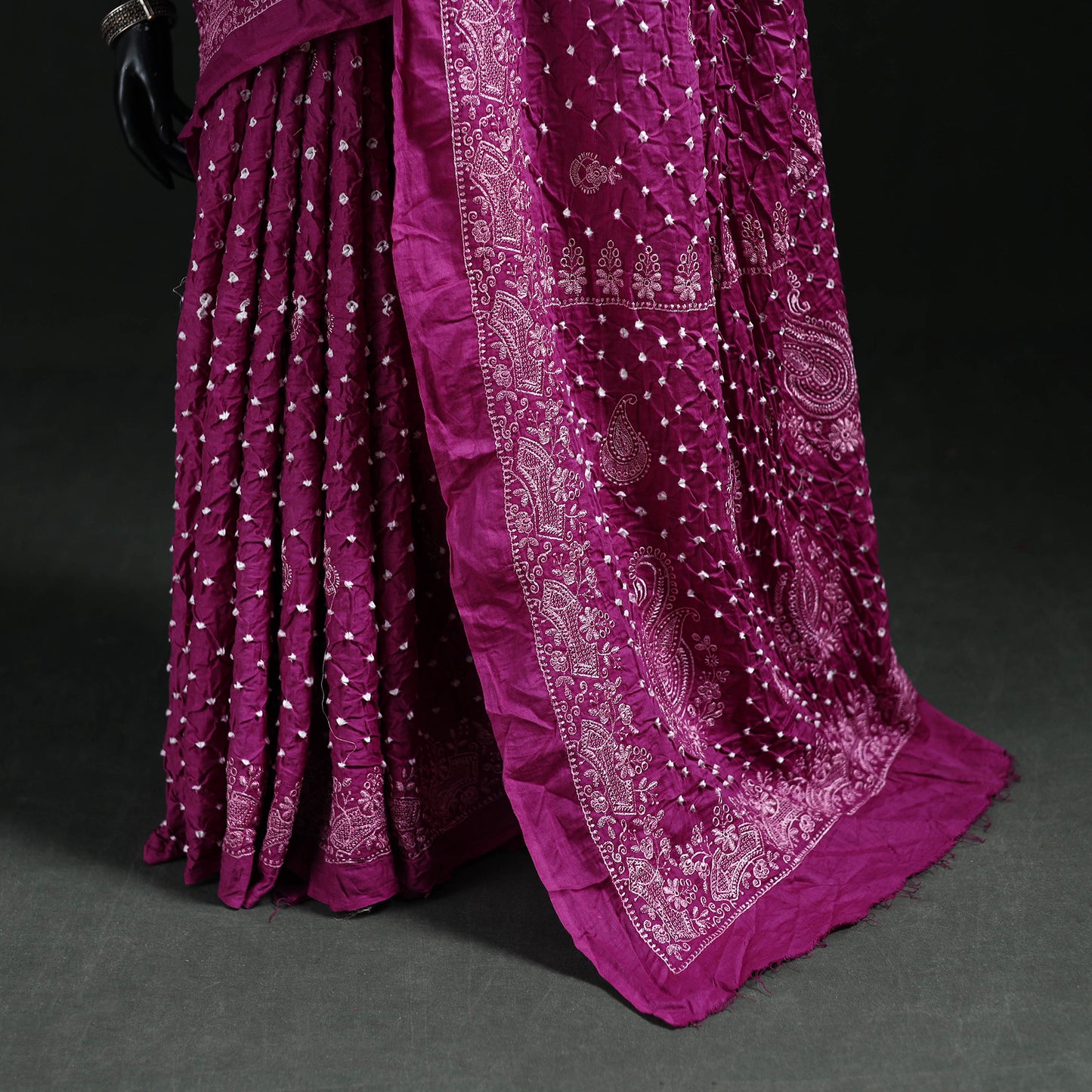 Kutch Bandhani Tie-Dye Cotton Saree 11