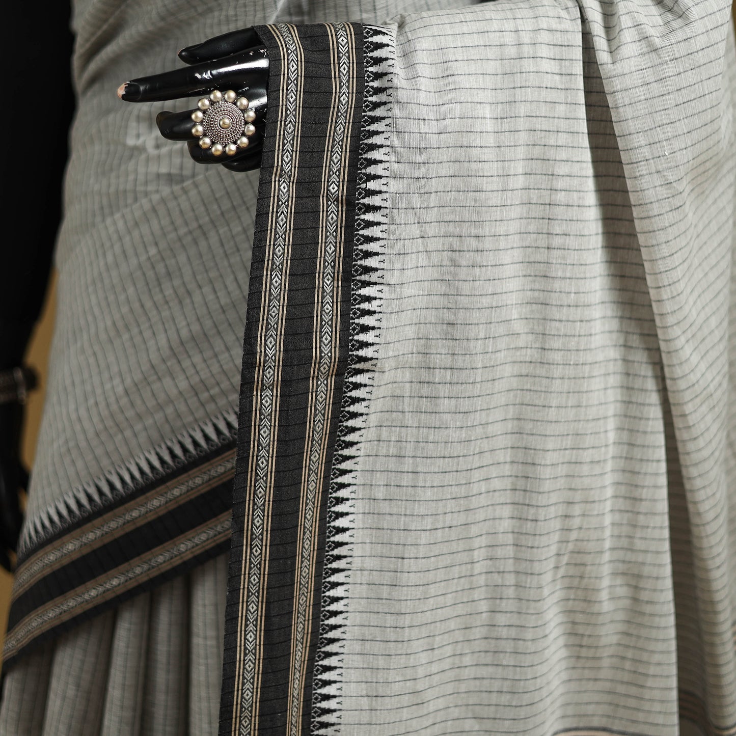 Grey - Bengal Handwoven Cotton Begumpuri Saree 04