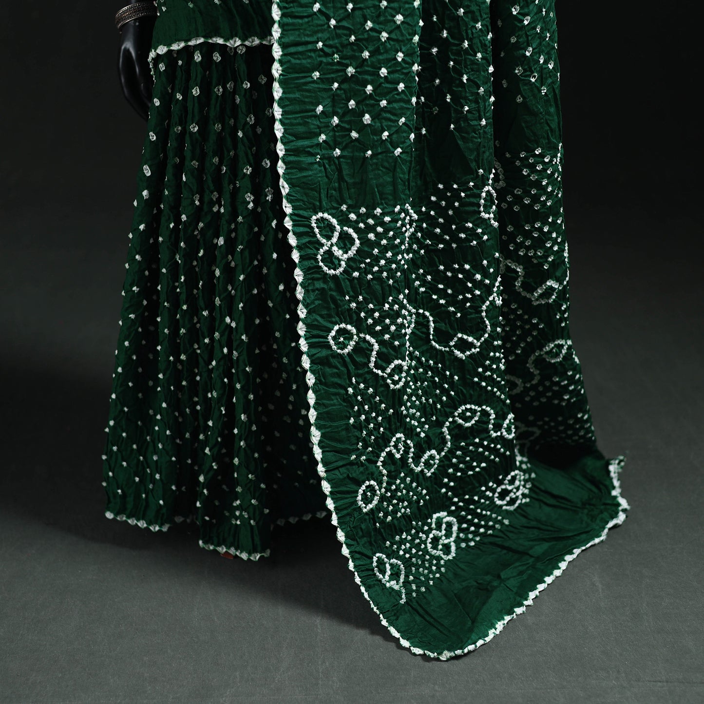 Kutch Bandhani Tie-Dye Cotton Saree 28