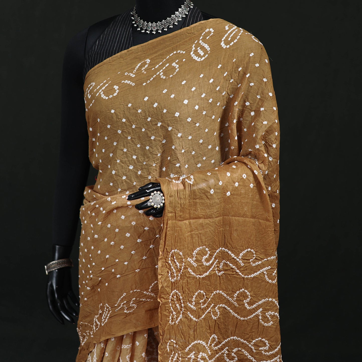 Kutch Bandhani Tie-Dye Cotton Saree 15