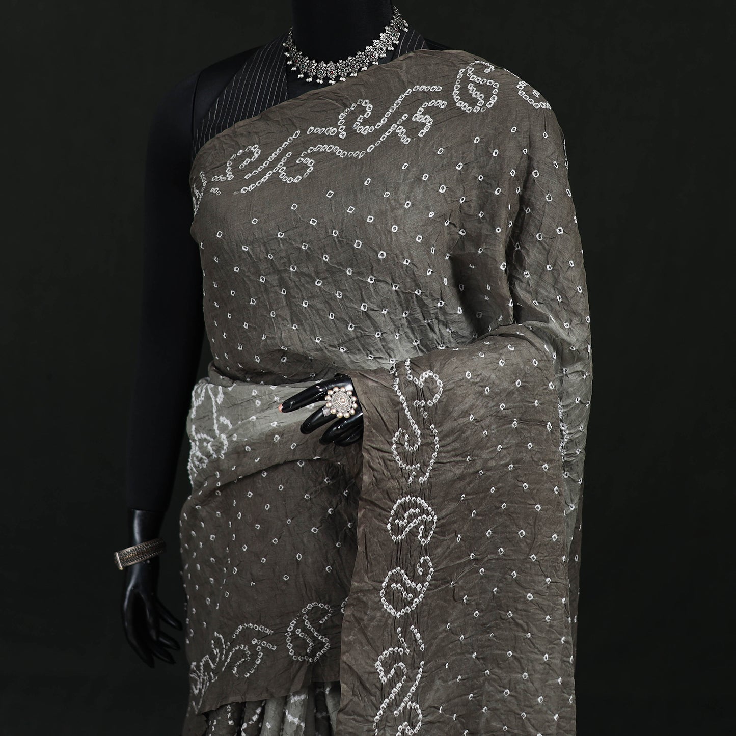 Kutch Bandhani Tie-Dye Cotton Saree 16