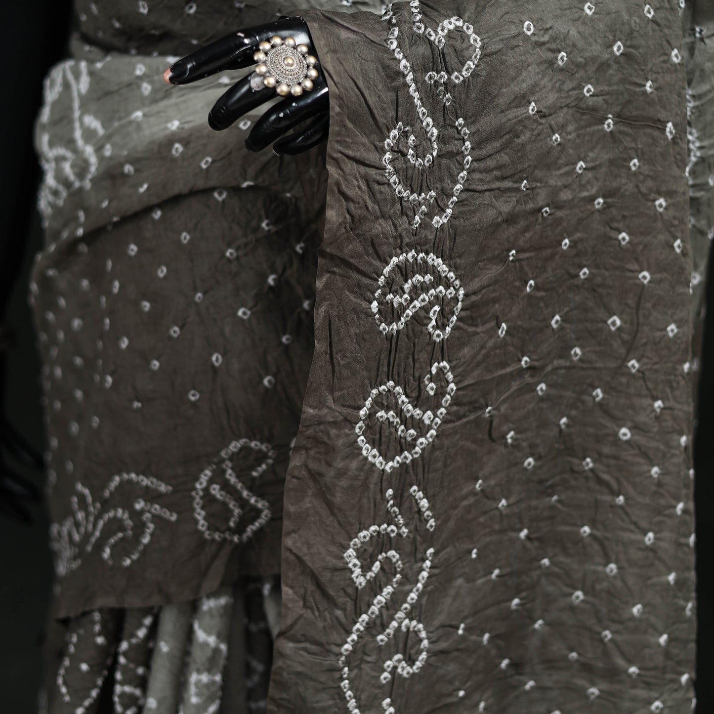 Kutch Bandhani Tie-Dye Cotton Saree 16