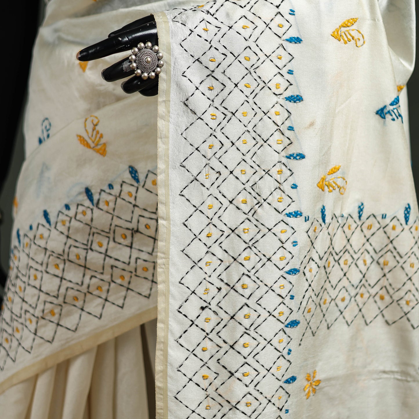 White - Bengal Nakshi Kantha Hand Embroidered Silk Saree 26