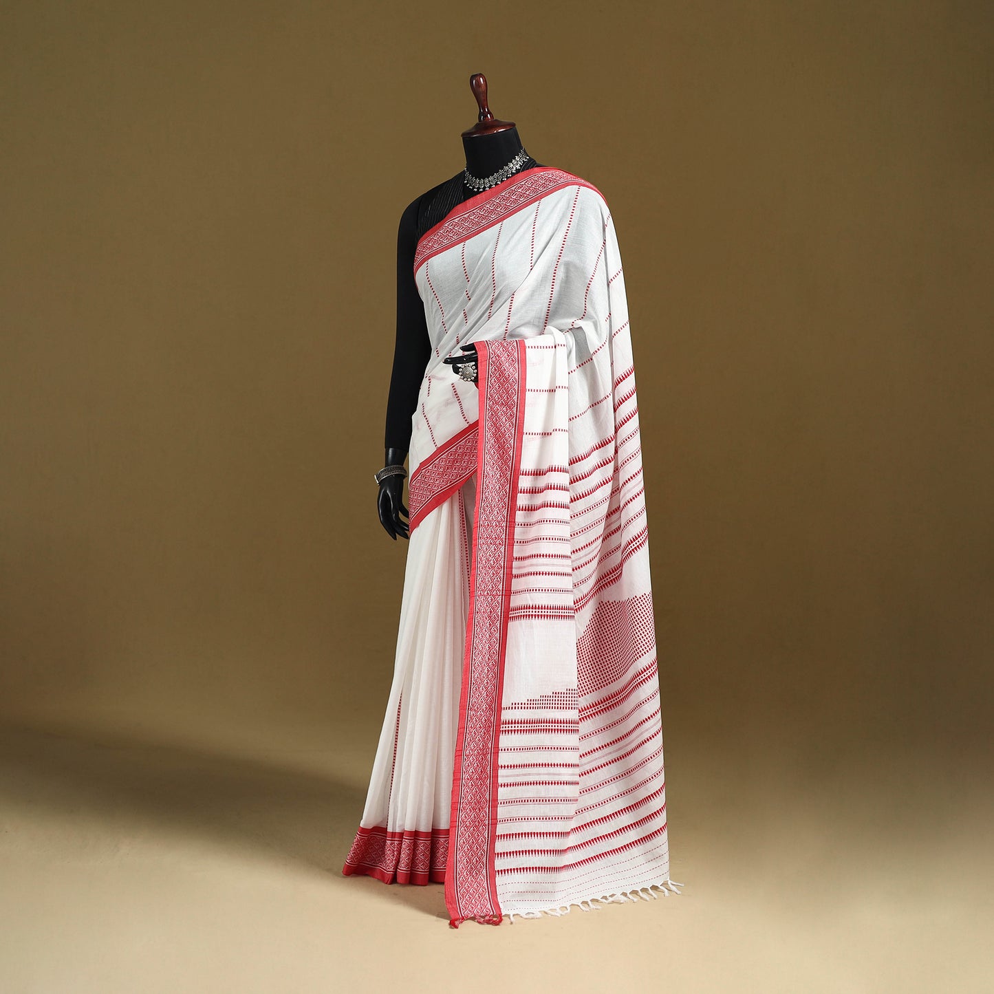Bengal Handwoven Cotton Begumpuri Saree 23