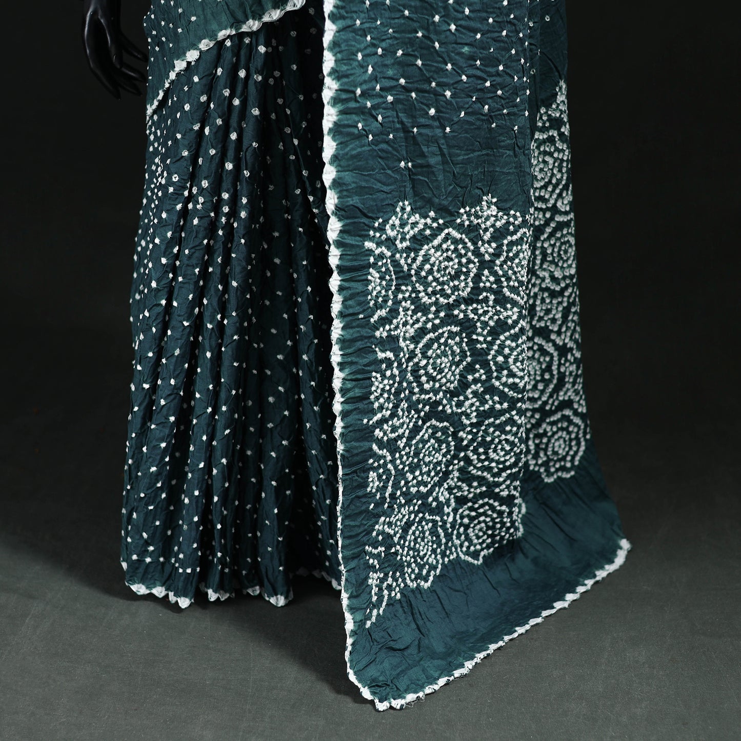 Kutch Bandhani Tie-Dye Cotton Saree 26