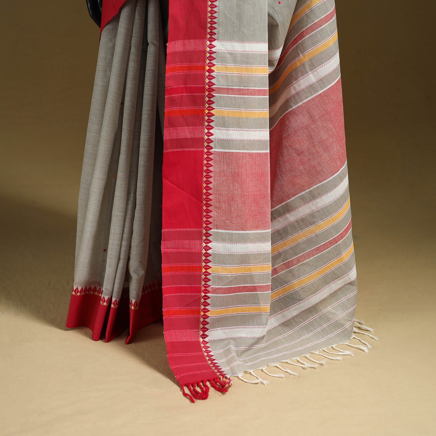 Bengal Handwoven Cotton Begumpuri Saree 26
