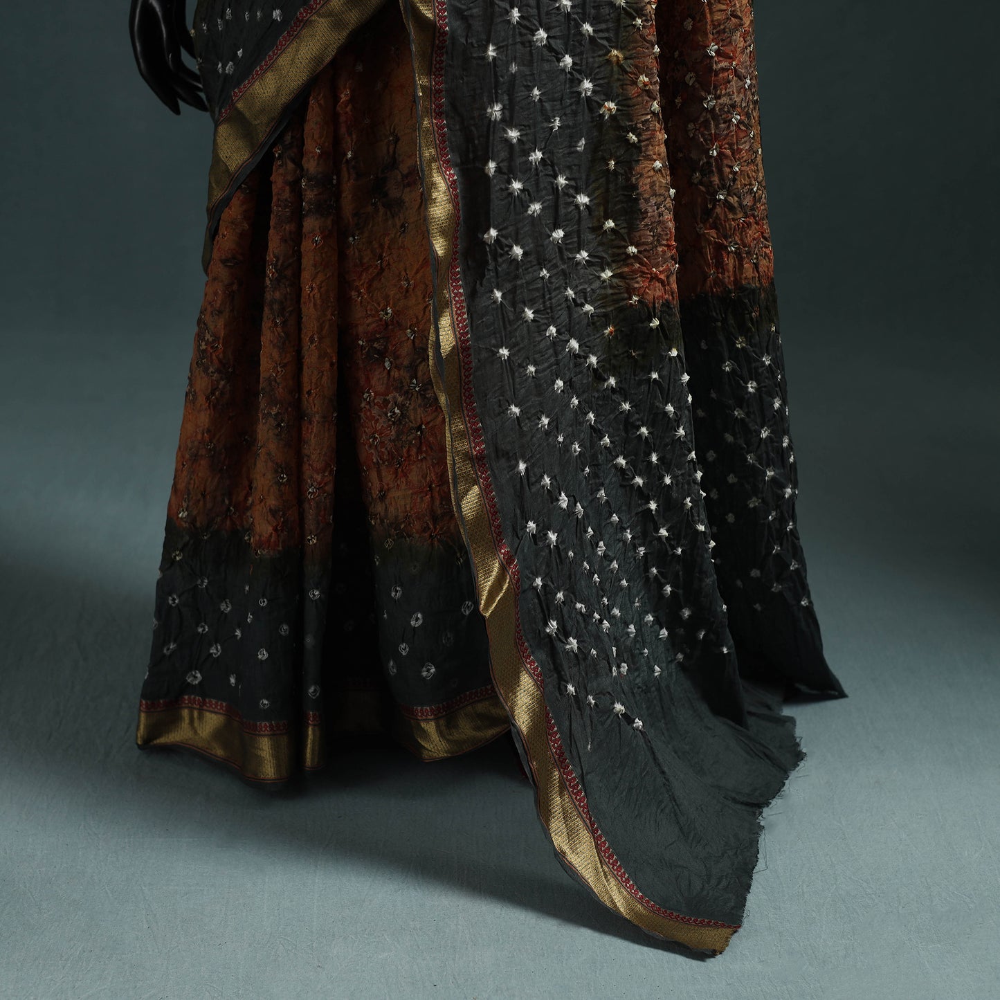 Kutch Tie-Dye Shibori Bandhani Cotton Saree with Blouse Piece 22