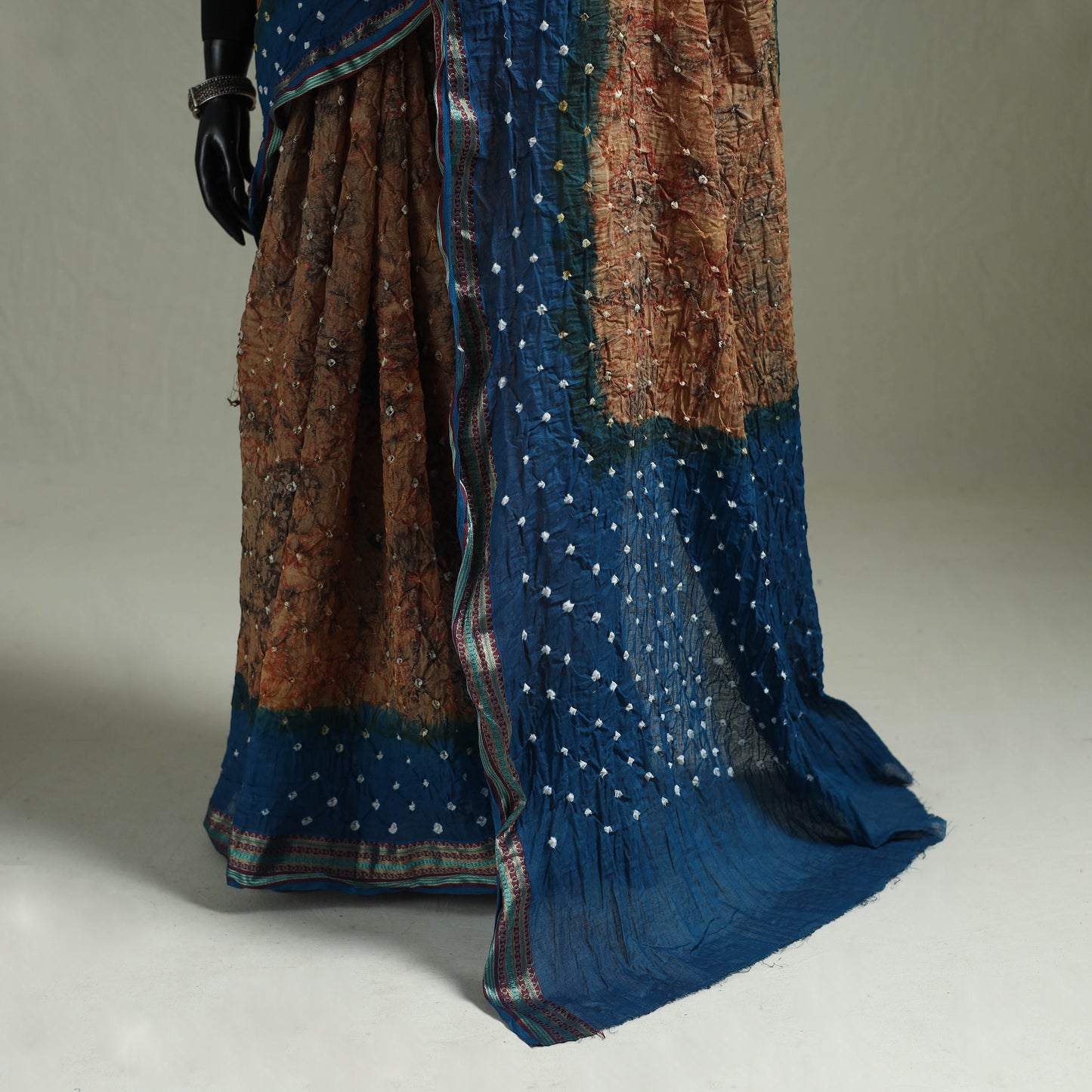 Kutch Tie-Dye Shibori Bandhani Cotton Saree with Blouse Piece 26