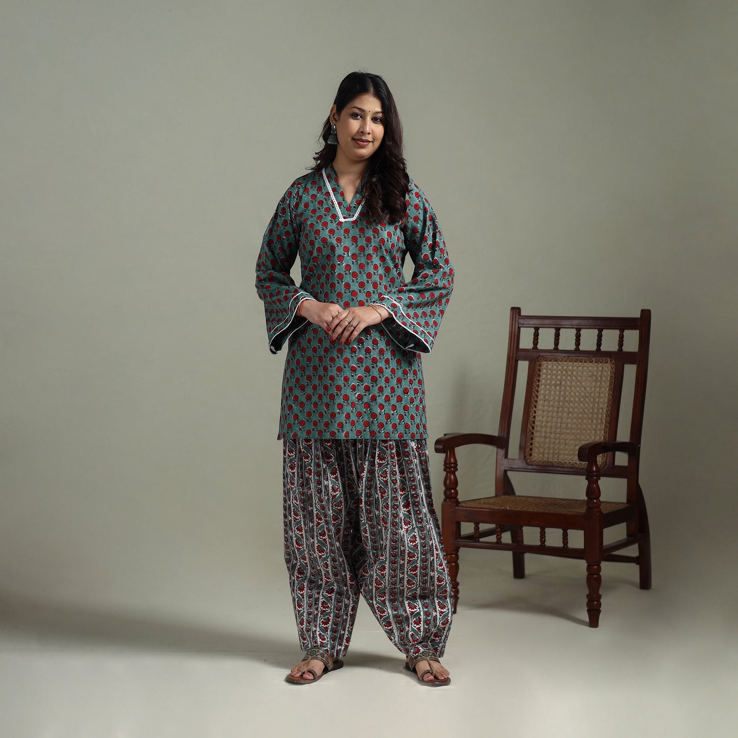 Sanganeri Hand Block Print Cotton Lace Work Short Kurta with Farshi Salwar Set for women 02