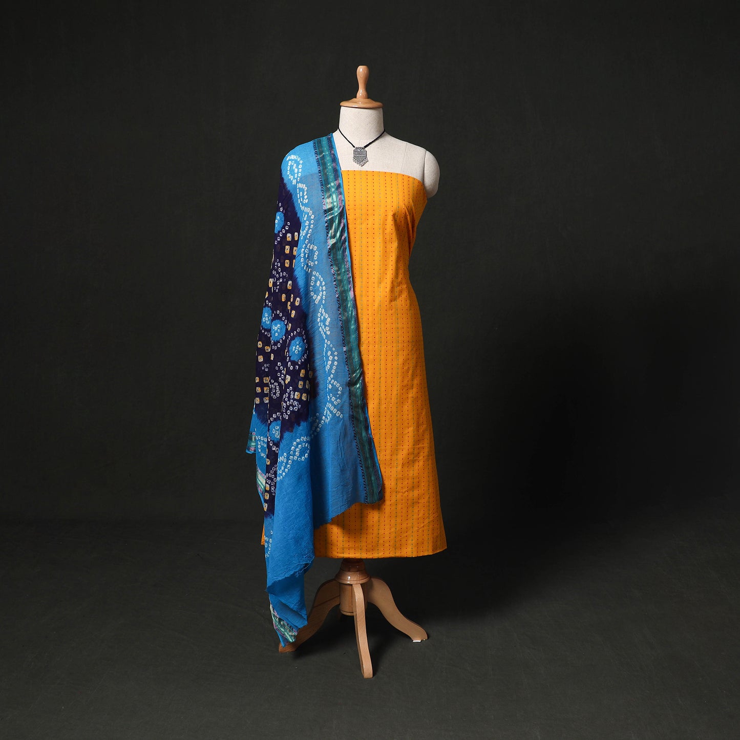 Jacquard Woven 2pc Cotton Unstitched Dress Material Kurta Set with Jewellery 20