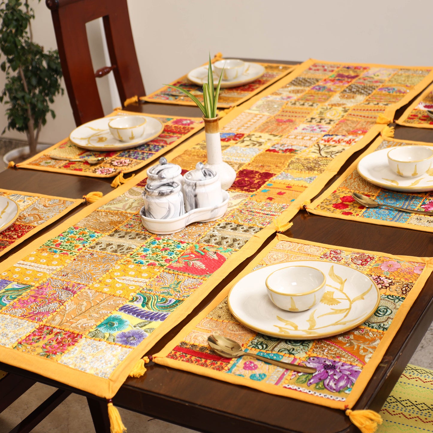 Khambadiya Patchwork Table Runner Set (Set of 7) 02