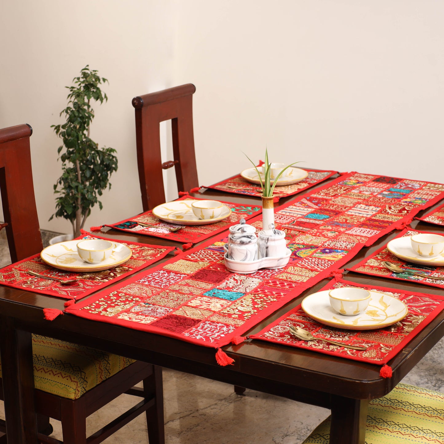 Khambadiya Patchwork Table Runner Set (Set of 7) 03