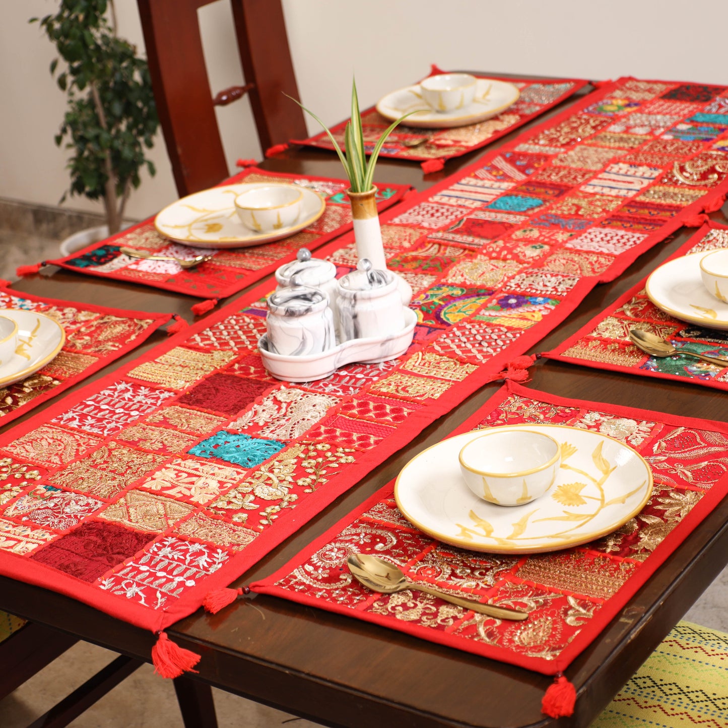 Khambadiya Patchwork Table Runner Set (Set of 7) 03