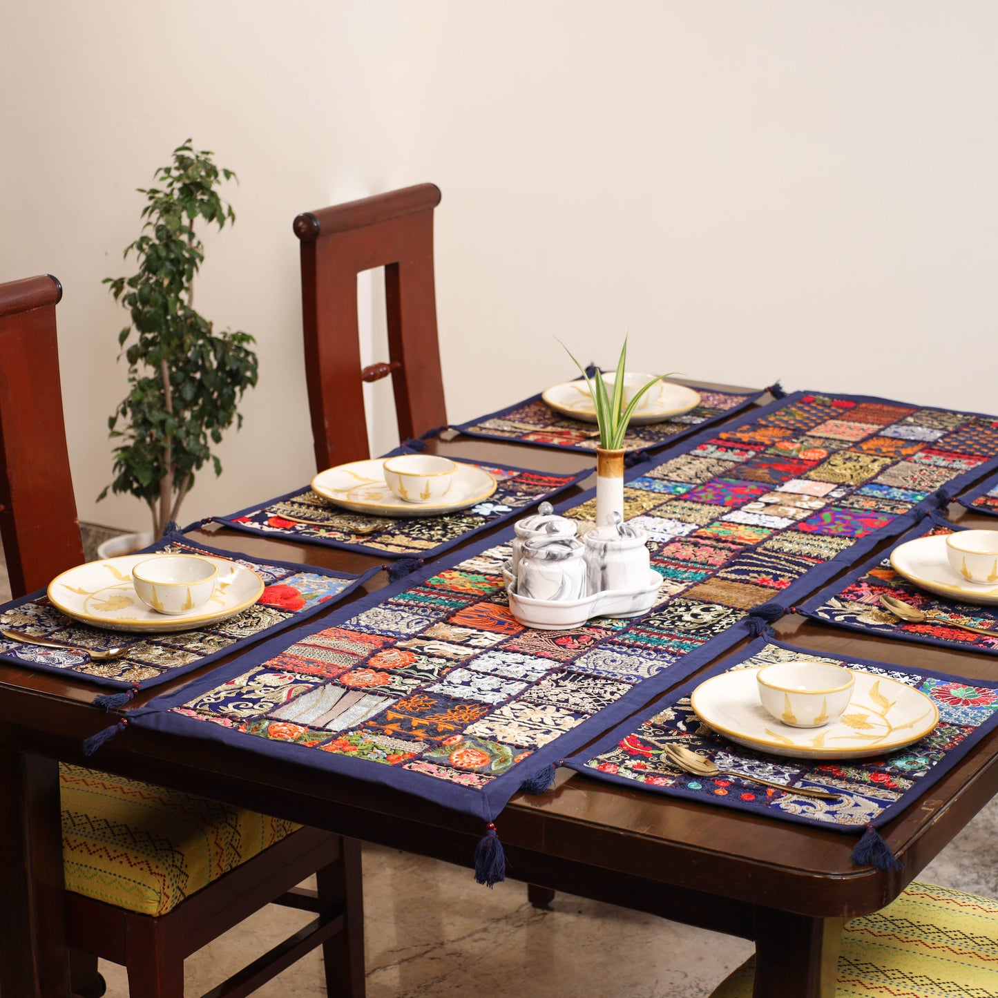 Khambadiya Patchwork Table Runner Set (Set of 7) 04