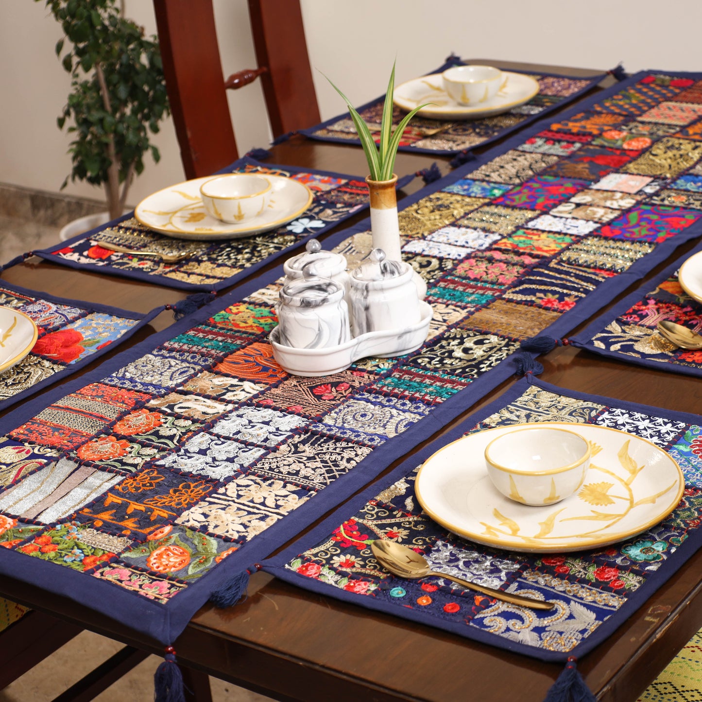 Khambadiya Patchwork Table Runner Set (Set of 7) 04