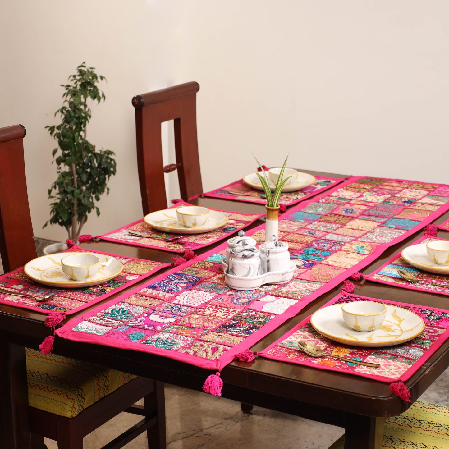 Khambadiya Patchwork Table Runner Set (Set of 7) 05