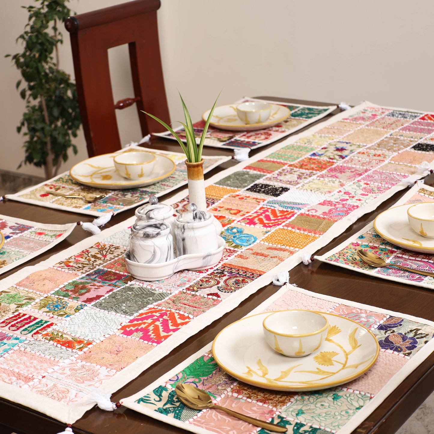 Khambadiya Patchwork Table Runner Set (Set of 7) 07