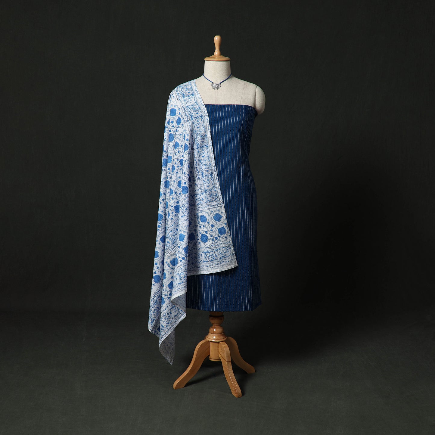 Jacquard Woven 2pc Cotton Unstitched Dress Material Kurta Set with Jewellery 01