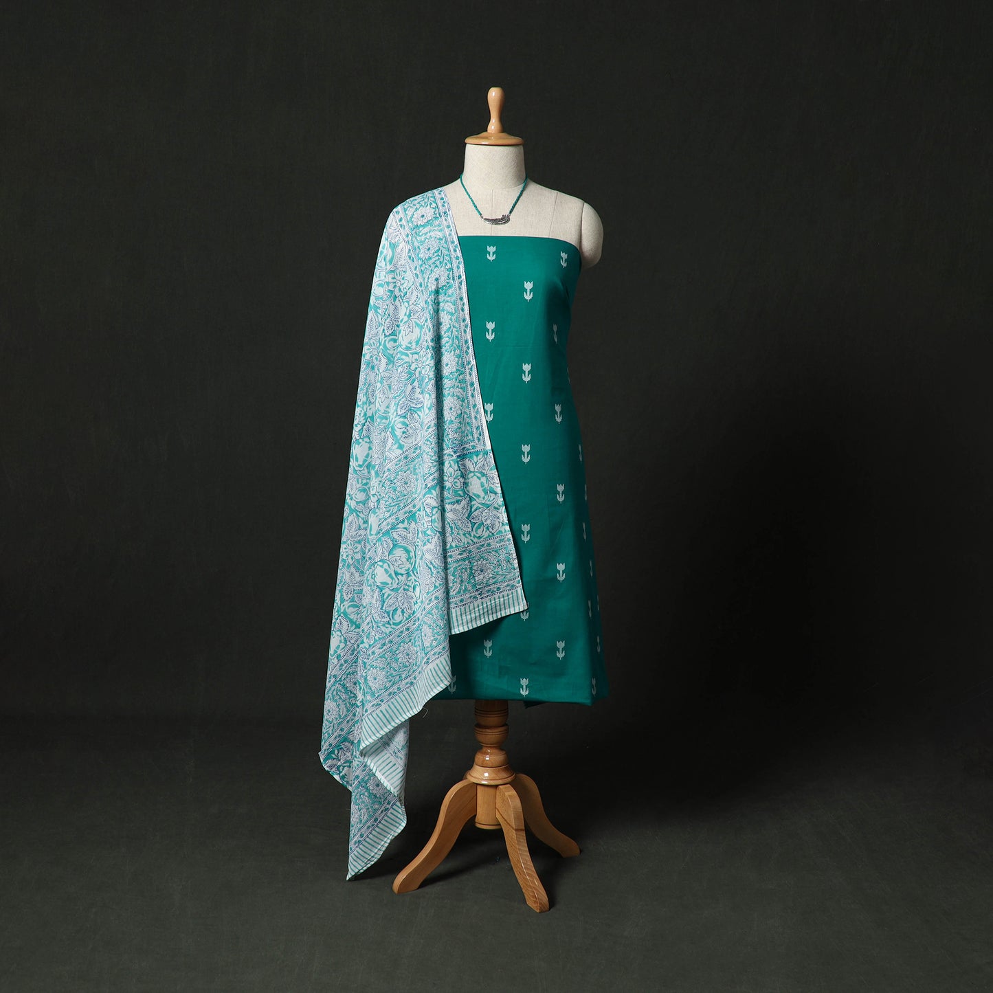 Jacquard Woven 2pc Cotton Unstitched Dress Material Kurta Set with Jewellery 03