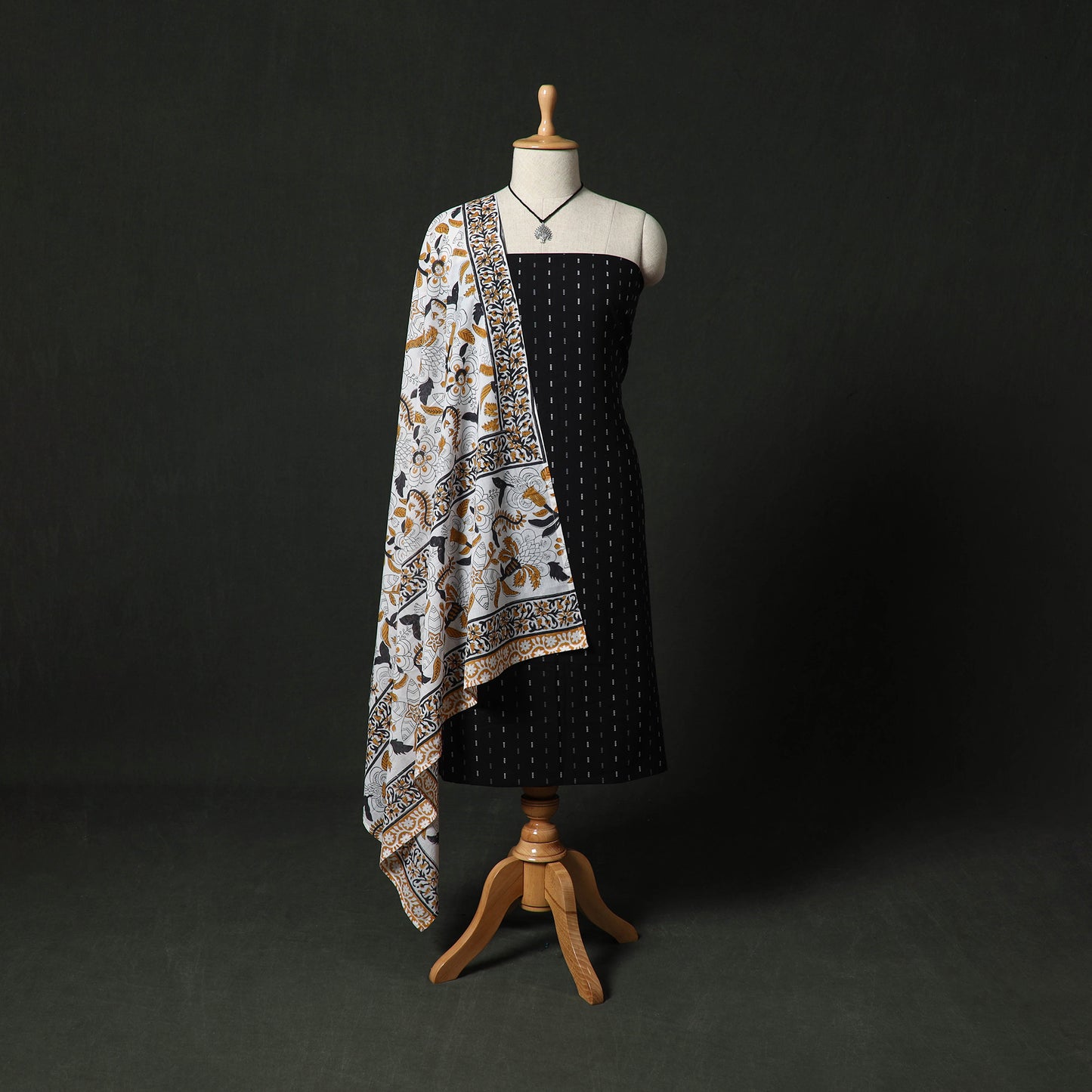 Jacquard Woven 2pc Cotton Unstitched Dress Material Kurta Set with Jewellery 05