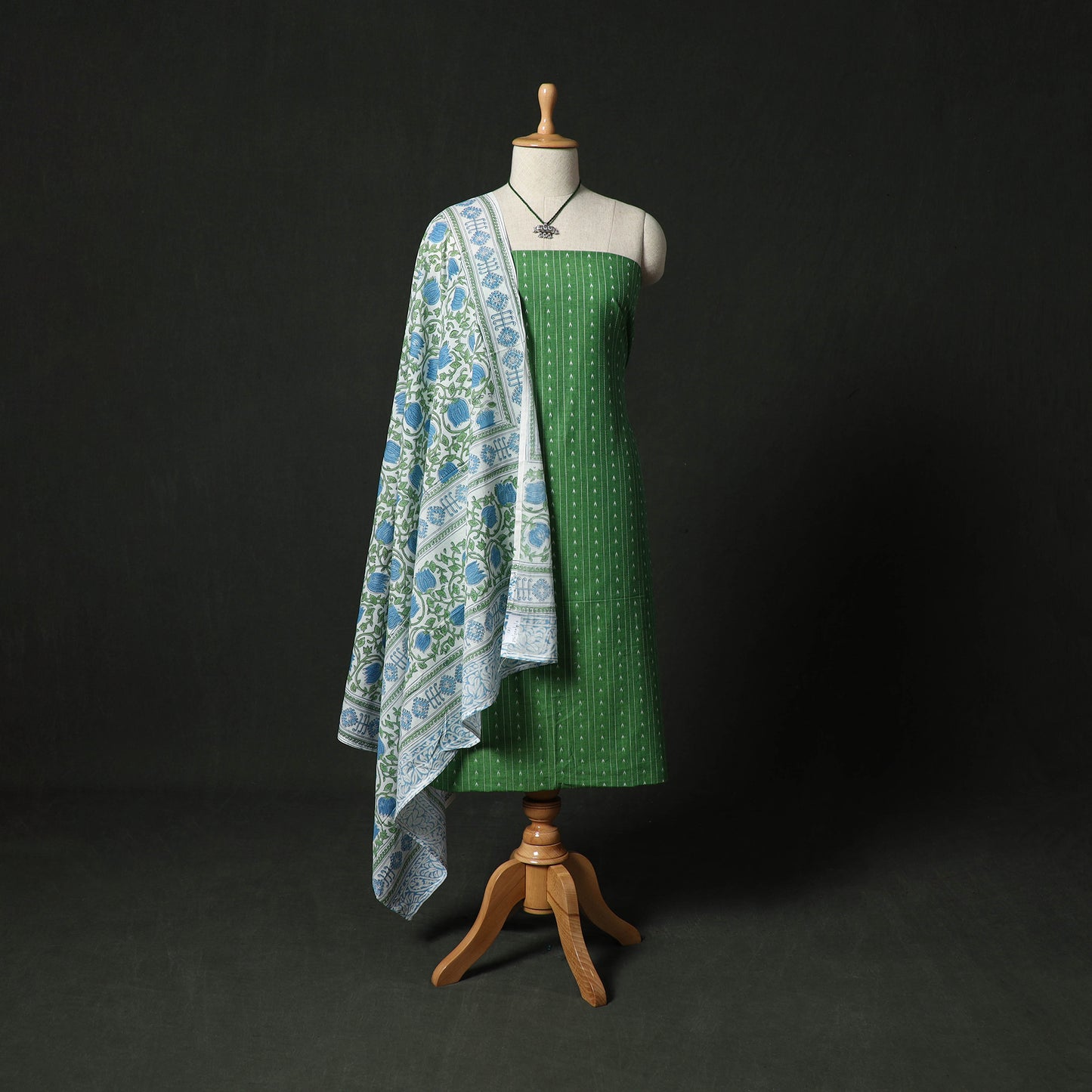 Jacquard Woven 2pc Cotton Unstitched Dress Material Kurta Set with Jewellery 07