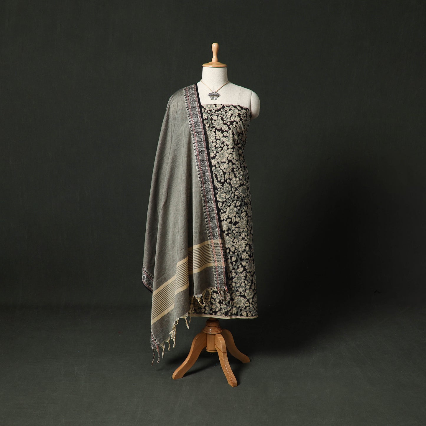 Kalamkari Printed Cotton 2pc Unstitched Dress Material Kurta Set with Jewellery 28