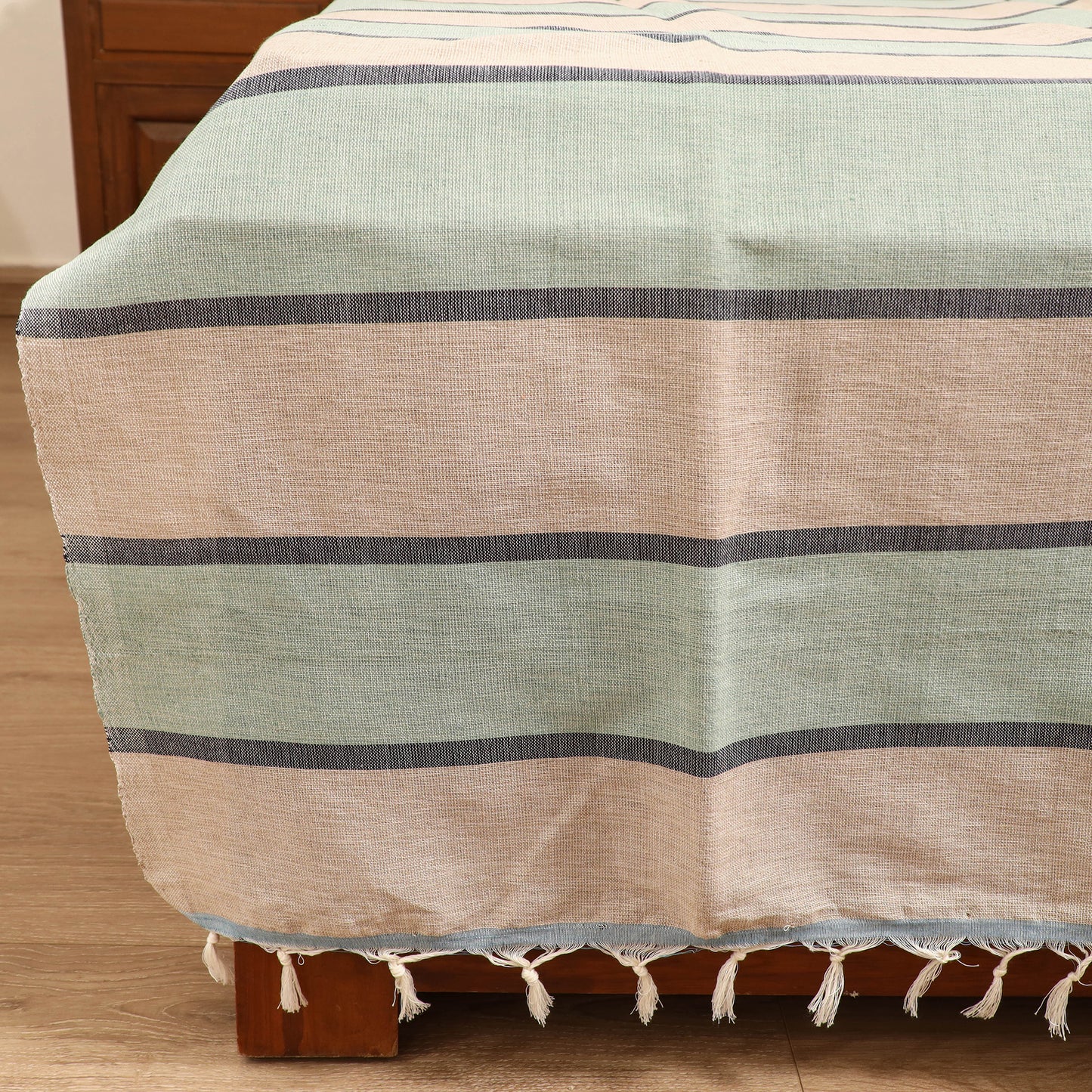Handloom Cotton Double Bedsheet (108 x 90 in) 01