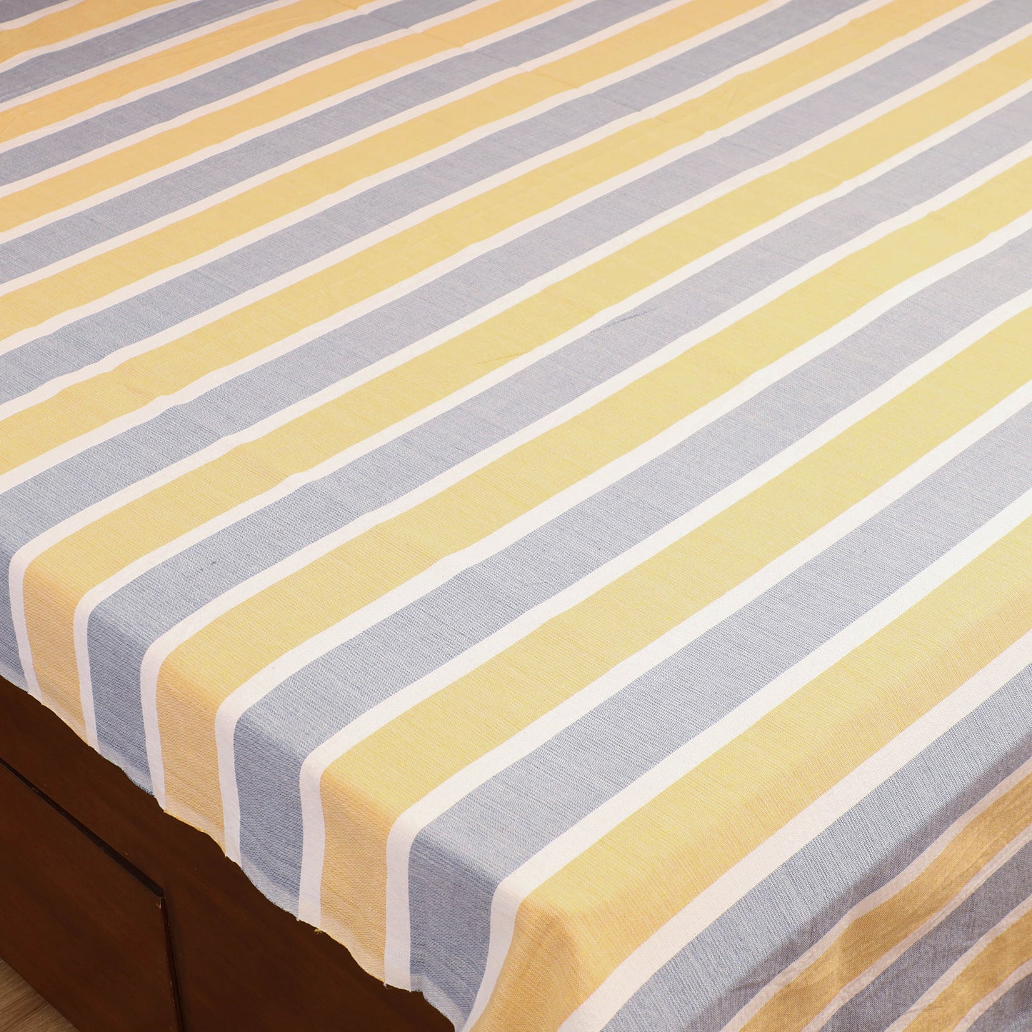 Handloom Cotton Double Bedsheet (108 x 90 in) 12