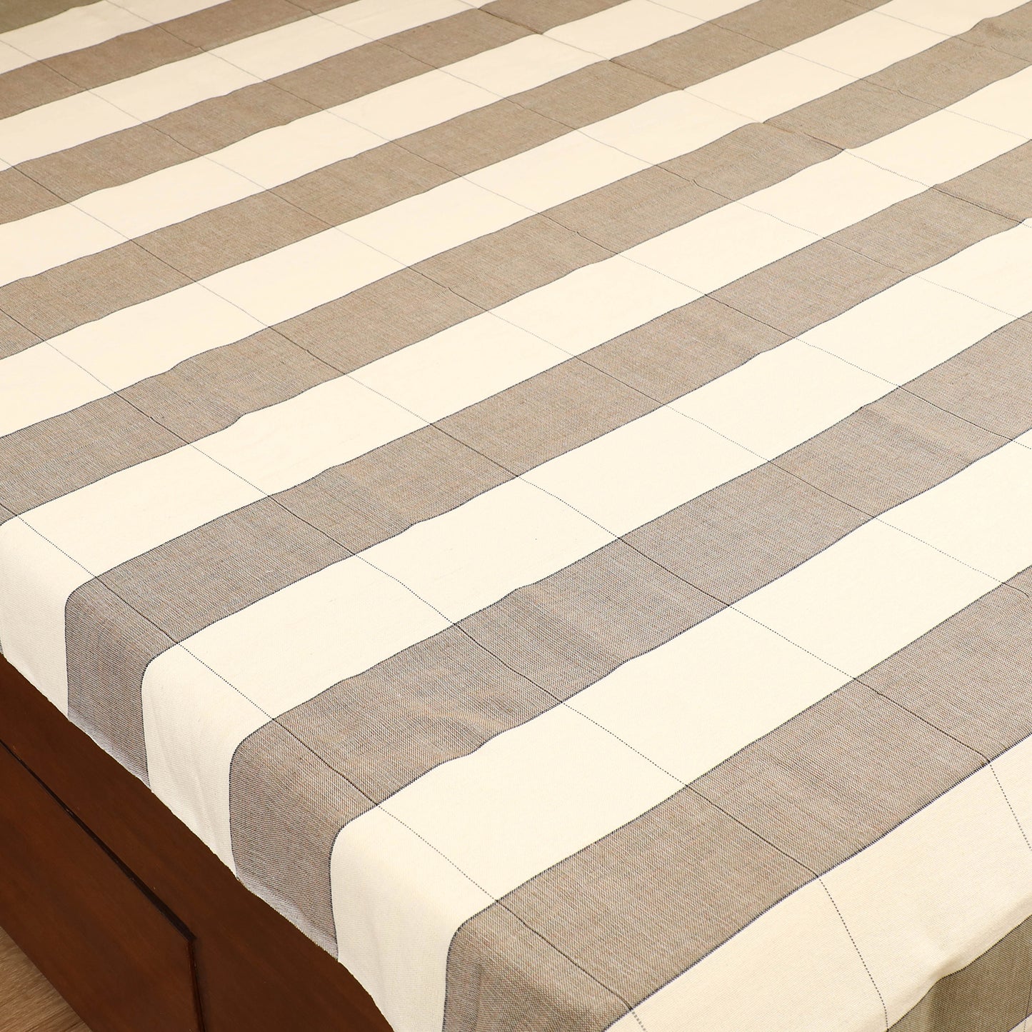 Handloom Cotton Double Bedsheet (108 x 90 in) 34