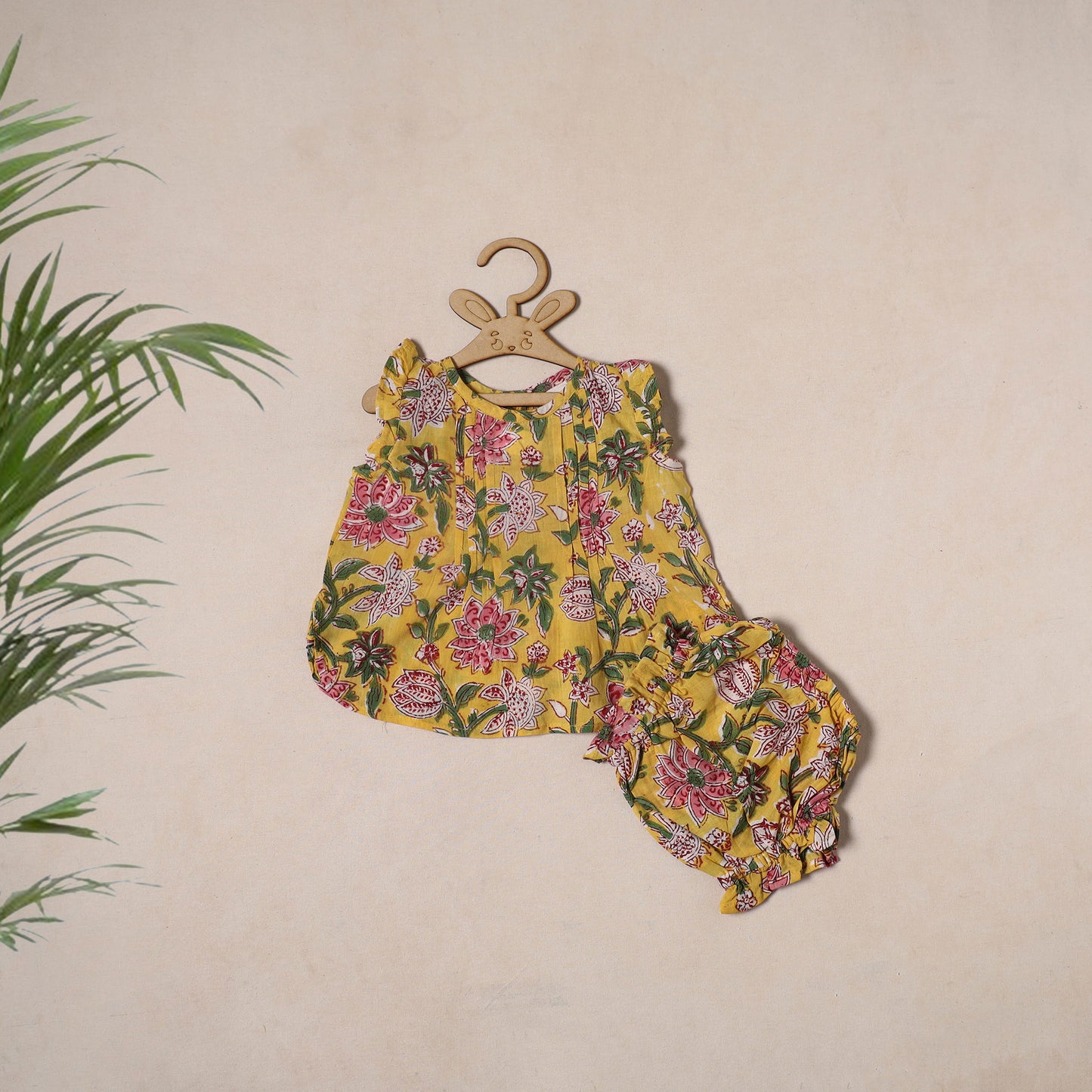 Pure Cotton Baby Girls Floral Print Top & Shorts (6-12 Months) 04