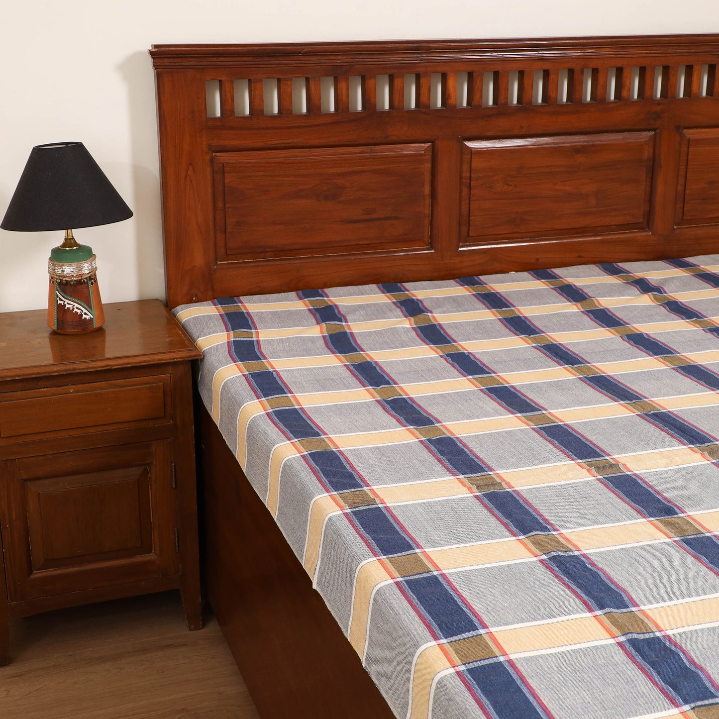 Handloom Cotton Single Bedsheet (90 x 60 in) 200