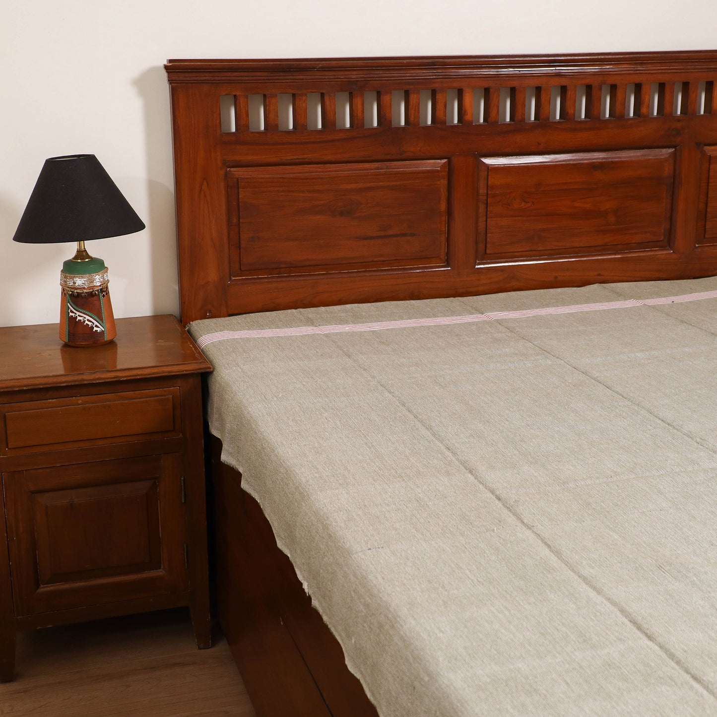 Handloom Cotton Single Bedsheet (90 x 60 in) 210