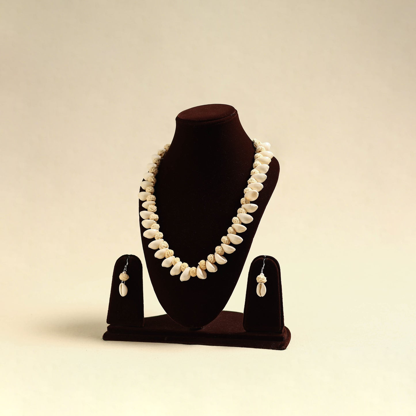 Handcrafted Thread Beads Shell Work Necklace Set 04