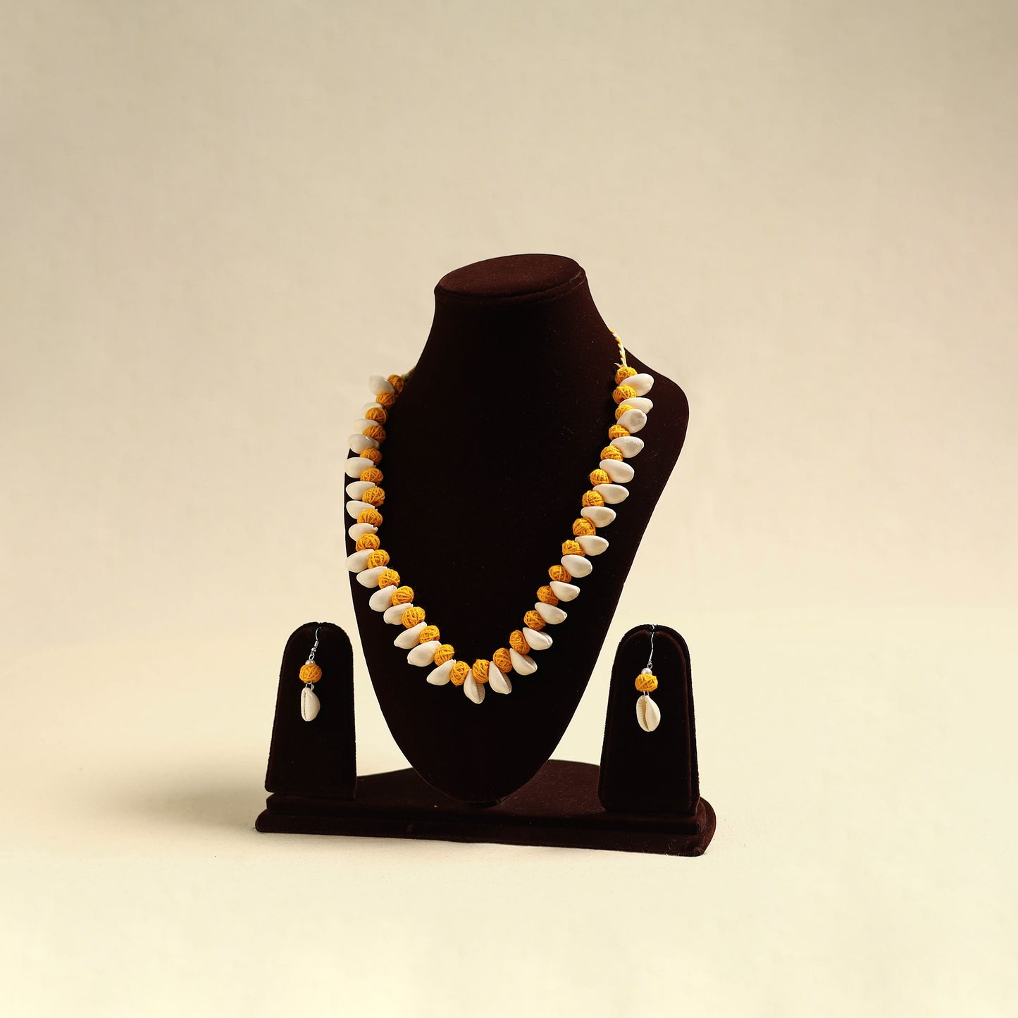 Handcrafted Thread Beads Shell Work Necklace Set 07