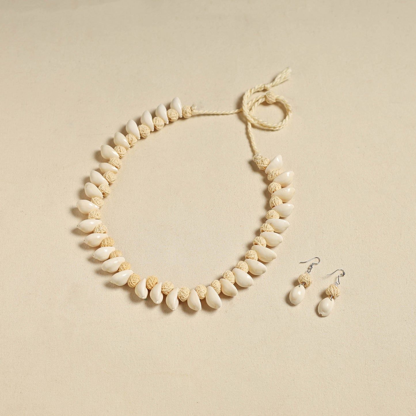 Handcrafted Thread Beads Shell Work Necklace Set 04