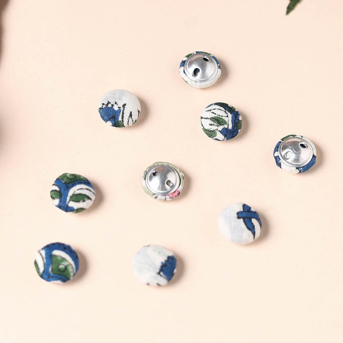 Buttonbaaz Handmade Fabric Button Small