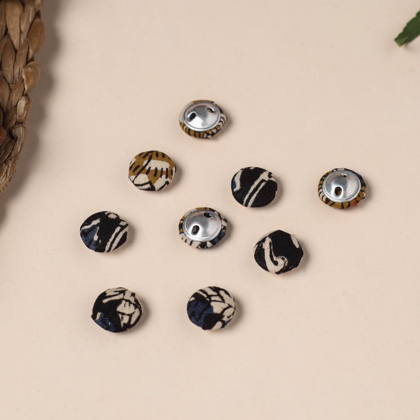 Buttonbaaz Handmade Fabric Button Small