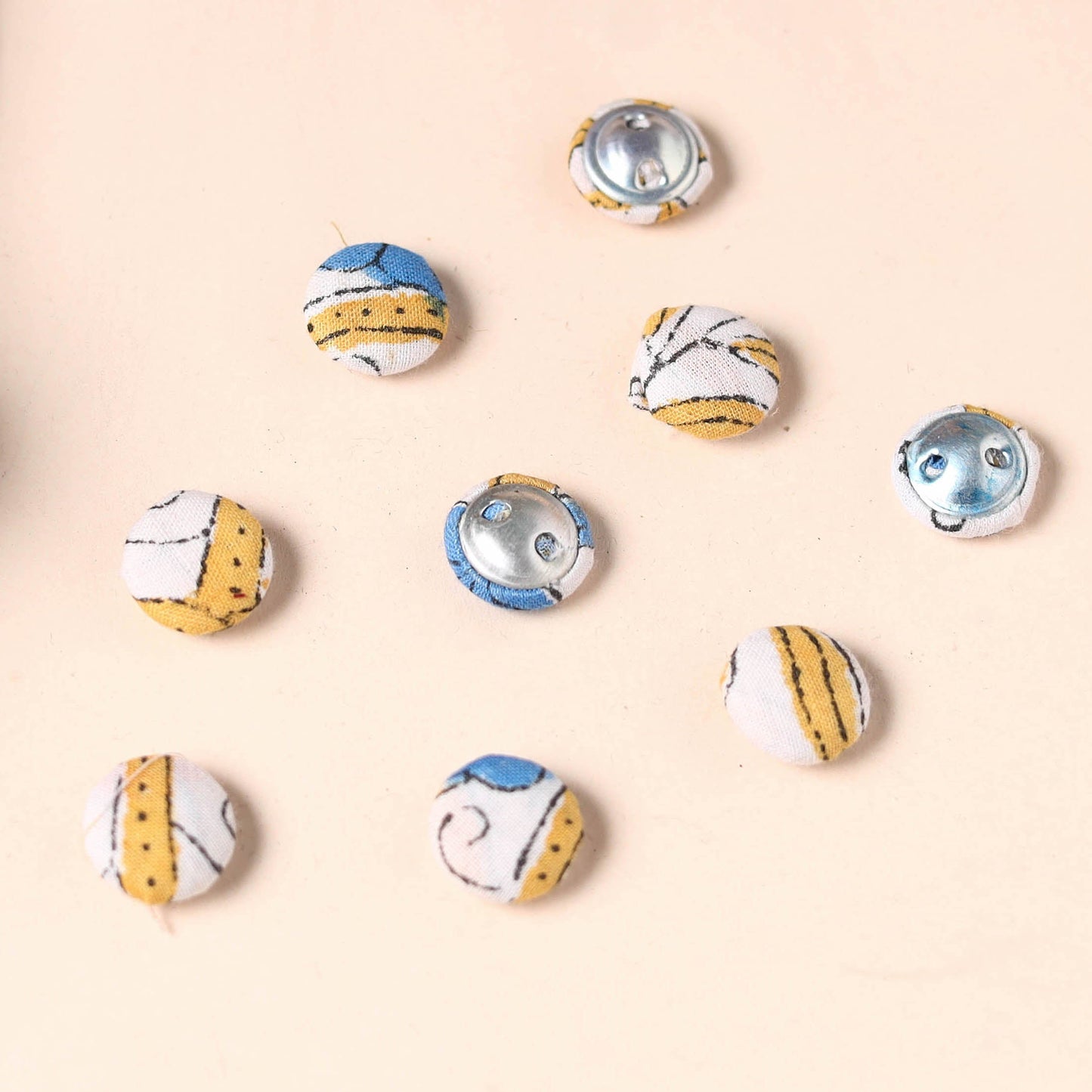 Buttonbaaz Handmade Fabric Button Small