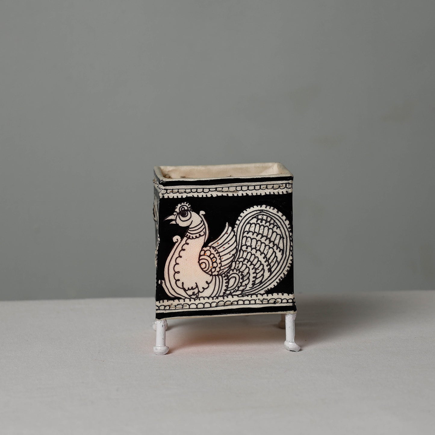 Handpainted Tholu Bommalata Leather Table Lamp l iTokri.com